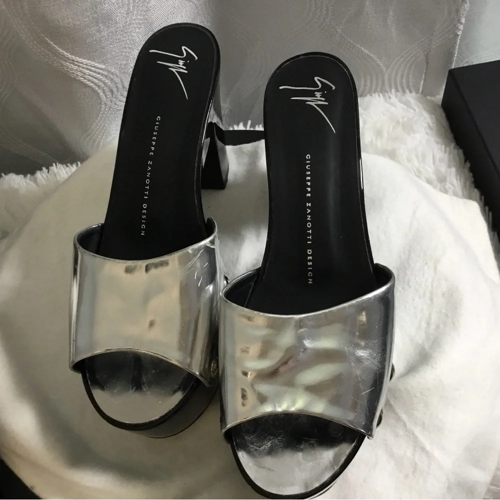 Giuseppe Zanotti Metallic Silver Slide Mules - Picture 6 of 10